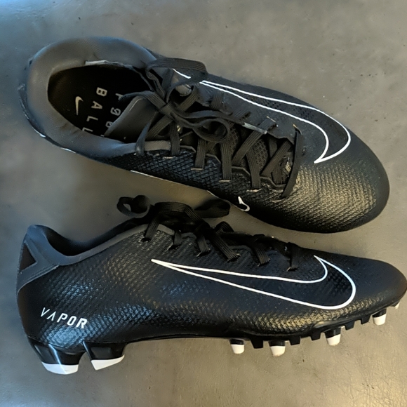 nike vapor football cleats black